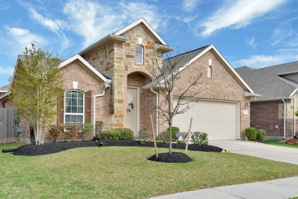 https://SueDearing.NewConstructionHomesForYou.com